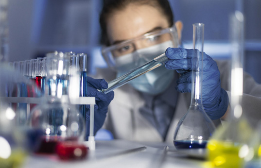 公司是集地质勘探、铜钼采选、精细化工、充电电池、新型建材、现代服务业于一体